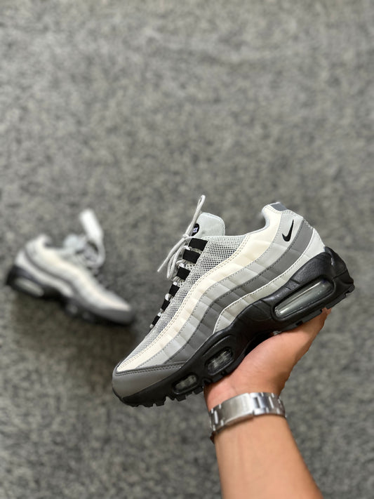 AIR MAX 95 GREYSCALE 👽