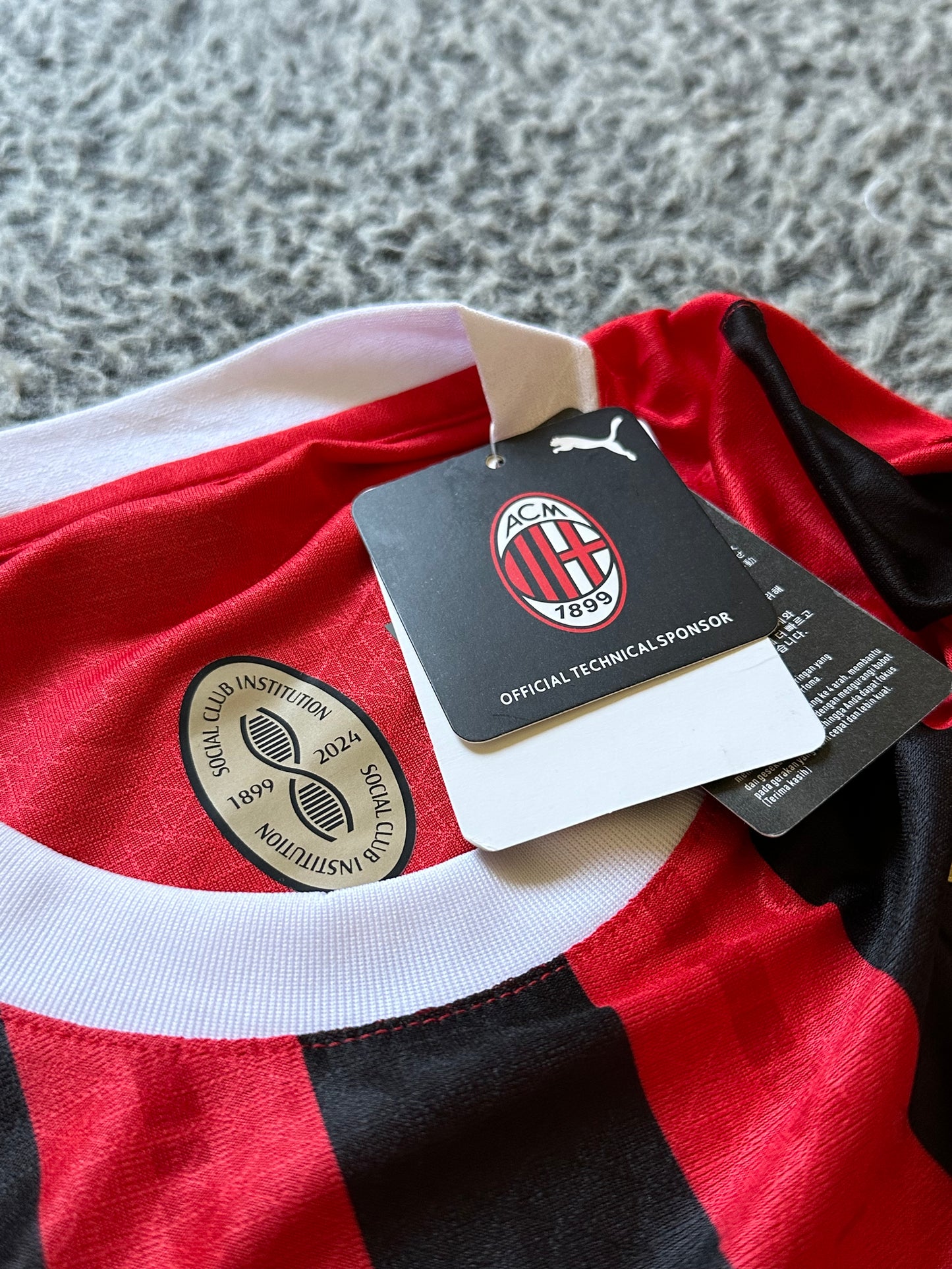 AC MILAN HOME 24/25 KIT